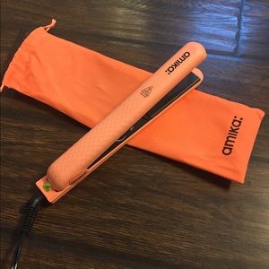 Amika Flat Iron*New*